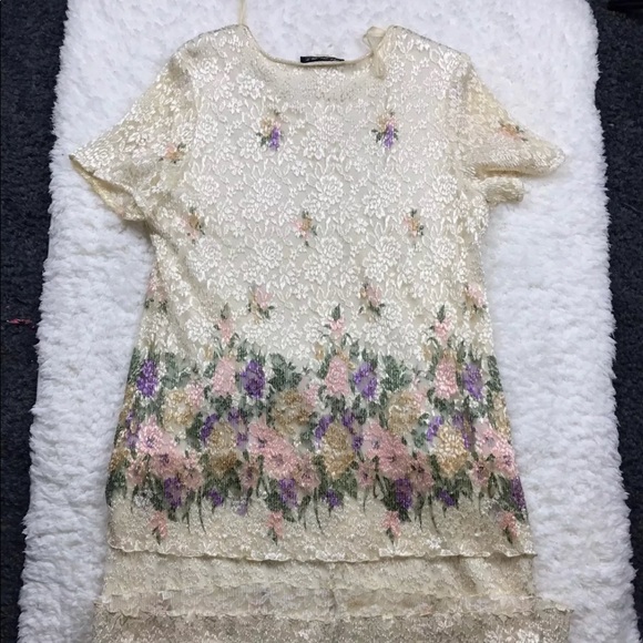 Shar ade of California beige lacy flowers 18w - Picture 3 of 3